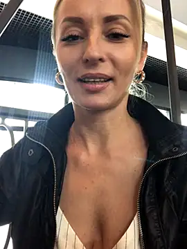 Snapshot of Diamond_Bunny_ chatting on September 2025 04:32:02 PM Diamond Bunny online show from September 2025 04:32:02 PM