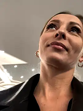 Snapshot of Diamond_Bunny_ chatting on September 2025 03:39:01 PM Diamond Bunny online show from September 2025 03:39:01 PM