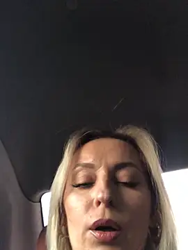 Snapshot of Diamond_Bunny_ chatting on October 2025 03:07:01 PM Diamond Bunny online show from October 2025 03:07:01 PM