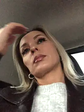 Snapshot of Diamond_Bunny_ chatting on October 2025 02:30:01 PM Diamond Bunny online show from October 2025 02:30:01 PM