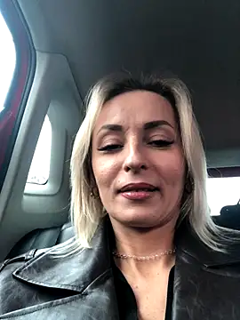 Snapshot of Diamond_Bunny_ chatting on November 2025 11:08:02 AM Diamond Bunny online show from November 2025 11:08:02 AM