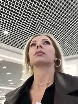 Snapshot of Diamond_Bunny_ chatting on November 2025 04:06:01 PM Diamond Bunny online show from November 2025 04:06:01 PM