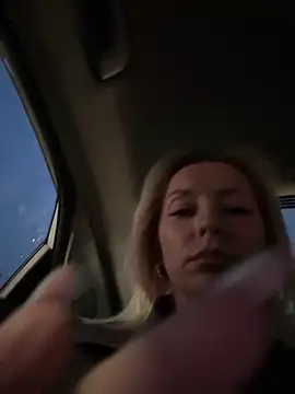 Snapshot of Diamond_Bunny_ chatting on November 2025 02:56:01 PM Diamond Bunny online show from November 2025 02:56:01 PM