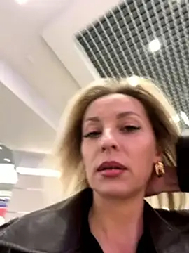 Snapshot of Diamond_Bunny_ chatting on November 2025 11:32:02 AM Diamond Bunny online show from November 2025 11:32:02 AM