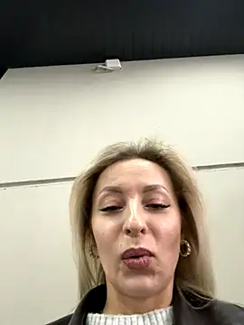 Snapshot of Diamond_Bunny_ chatting on November 2025 12:42:01 PM Diamond Bunny online show from November 2025 12:42:01 PM