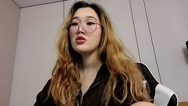 Jennatyan online show from February 2026 06:13:01 AM