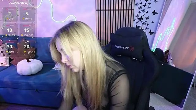 Snapshot of Mel_Nelson chatting on November 2025 02:44:01 AM Mel Nelson online show from November 2025 02:44:01 AM