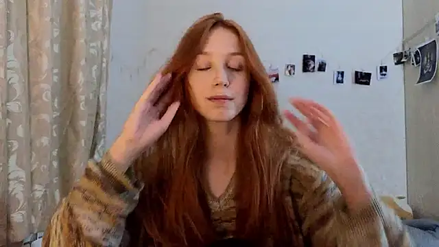 Snapshot of Mary_Av chatting on December 2024 01:21:01 PM Mary Av online show from December 2024 01:21:01 PM
