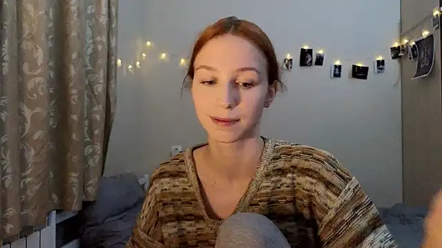 Snapshot of Mary_Av chatting on December 2024 08:18:01 PM Mary Av online show from December 2024 08:18:01 PM