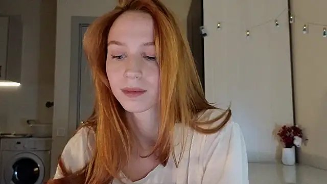 Snapshot of Mary_Av chatting on October 2025 08:52:01 PM Mary Av online show from October 2025 08:52:01 PM