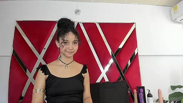 Milanxht online show from February 2025 01:44:02 AM