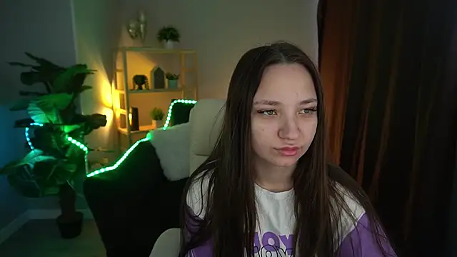 ElysLunar online show from December 2024 06:08:02 AM