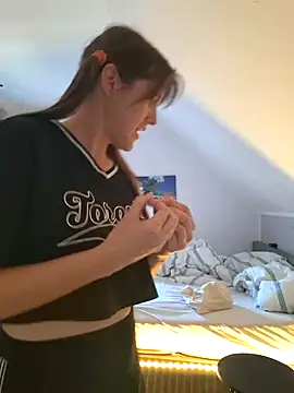 Hexe12346 online show from March 2025 02:37:02 PM