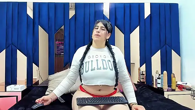 Criistaal  online show from January 2025 04:36:01 AM