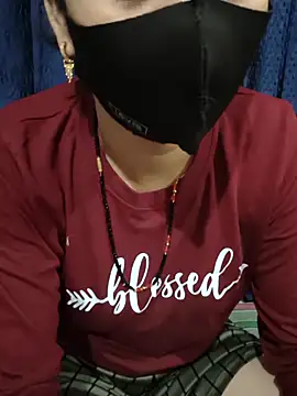 kaveerpooja947 online show from December 2025 05:40:02 PM