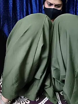 Snapshot of kaveerpooja947 chatting on February 2026 04:32:01 PM kaveerpooja947 online show from February 2026 04:32:01 PM