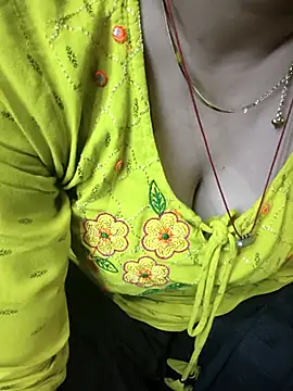 Snapshot of kaveerpooja947 chatting on February 2026 04:00:02 PM kaveerpooja947 online show from February 2026 04:00:02 PM