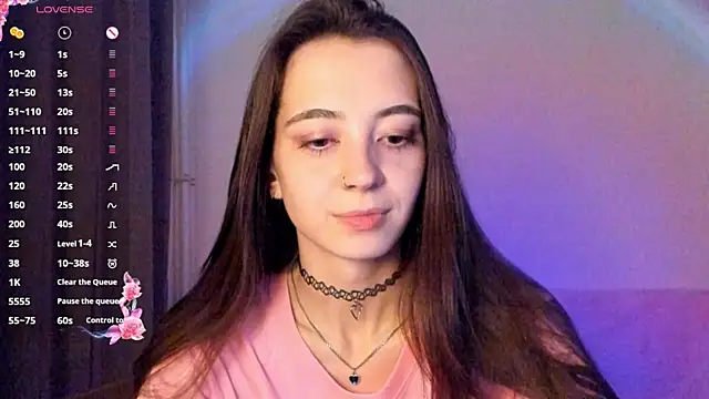 EvaBradley online show from October 2025 06:49:01 PM