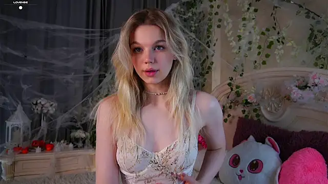 Snapshot of EdlinAlliston chatting on November 2025 01:35:02 PM EdlinAlliston online show from November 2025 01:35:02 PM