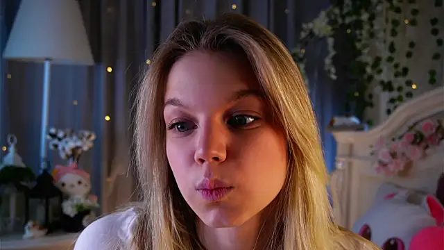 Snapshot of EdlinAlliston chatting on January 2026 02:22:02 PM EdlinAlliston online show from January 2026 02:22:02 PM