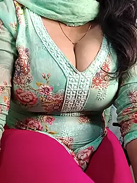 Snapshot of Anamika_Kapoor chatting on November 2025 11:10:01 PM Anamika Kapoor online show from November 2025 11:10:01 PM