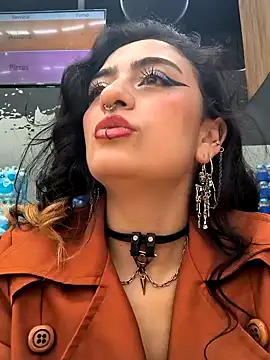 Lila Desiree online show from December 2024 06:35:02 PM