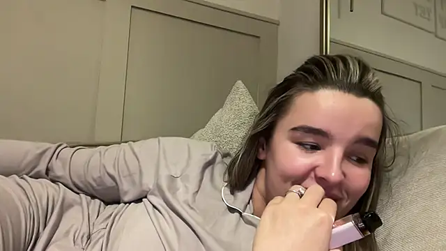 maisiesmithx online show from November 2025 09:02:02 PM