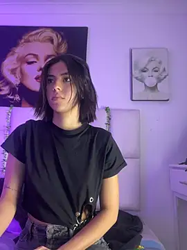 Snapshot of Antonella_Fontanna chatting on March 2025 04:03:02 AM Antonella Fontanna online show from March 2025 04:03:02 AM