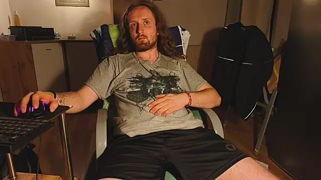 DrownMentallyyy online show from December 2025 11:31:02 PM