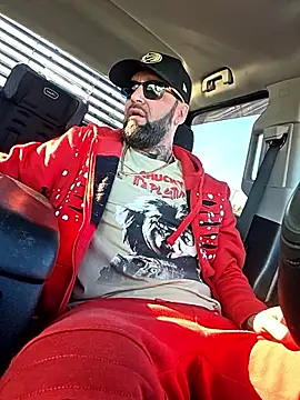 Beardedtattood online show from October 2025 01:09:01 PM