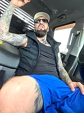 Beardedtattood online show from October 2025 01:23:02 PM