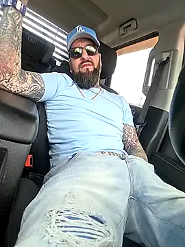 Beardedtattood online show from April 2026 02:33:01 PM