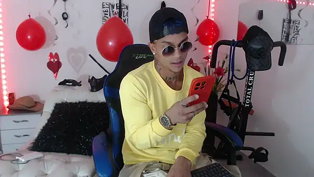 Leonard Price online show from February 2025 03:22:01 AM