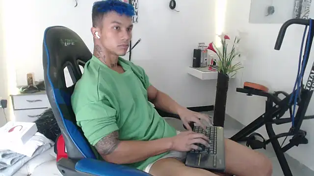 Leonard Price online show from February 2025 10:41:01 AM