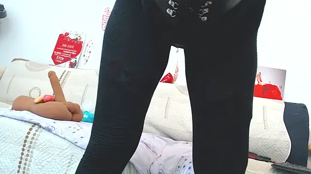 Snapshot of ForeverBarbie_ chatting on March 2025 05:43:02 AM ForeverBarbie online show from March 2025 05:43:02 AM