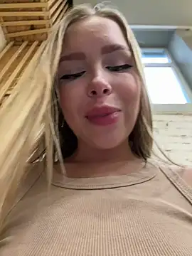 Snapshot of mur_girl chatting on December 2024 10:23:02 AM mur girl online show from December 2024 10:23:02 AM