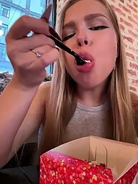 Snapshot of mur_girl chatting on December 2024 12:08:02 PM mur girl online show from December 2024 12:08:02 PM