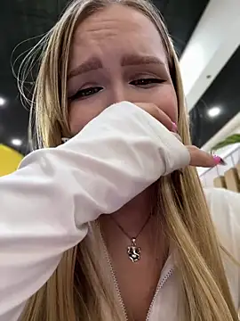 Snapshot of mur_girl chatting on February 2025 11:49:01 AM mur girl online show from February 2025 11:49:01 AM