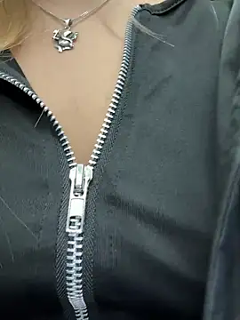 Snapshot of mur_girl chatting on March 2025 03:38:02 PM mur girl online show from March 2025 03:38:02 PM