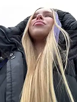 Snapshot of mur_girl chatting on March 2025 11:18:01 AM mur girl online show from March 2025 11:18:01 AM