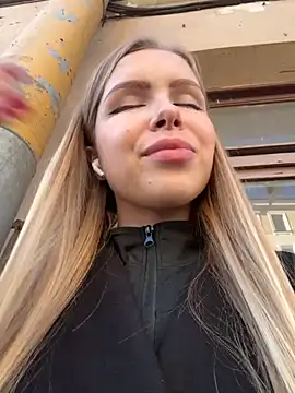 Snapshot of mur_girl chatting on September 2025 12:10:01 PM mur girl online show from September 2025 12:10:01 PM