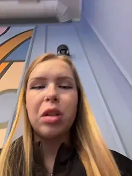 Snapshot of mur_girl chatting on October 2025 12:14:02 PM mur girl online show from October 2025 12:14:02 PM