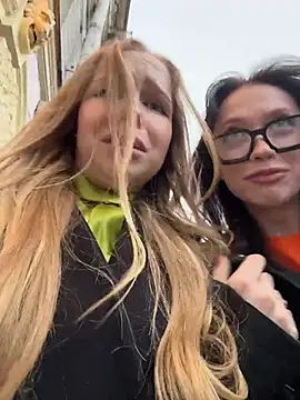 Snapshot of mur_girl chatting on October 2025 01:03:02 PM mur girl online show from October 2025 01:03:02 PM