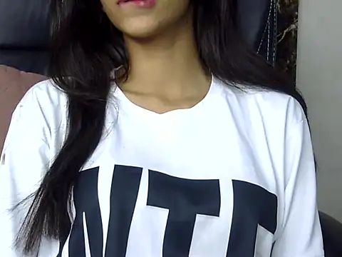 MAAYRA 09 online show from March 2025 09:24:01 PM