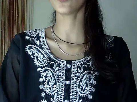 MAAYRA 09 online show from October 2025 05:54:02 PM