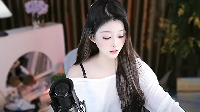 Arwyn-rr online show from November 2025 11:31:02 AM