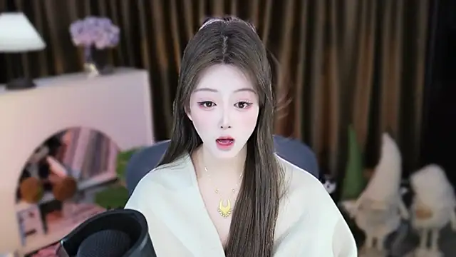 Arwyn-rr online show from March 2026 12:45:02 PM