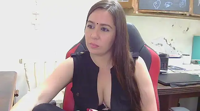 Kiara zoya online show from December 2024 06:59:01 PM