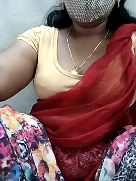 Snapshot of MaaliiiPonuTamil chatting on February 2026 03:33:01 AM MaaliiiPonuTamil online show from February 2026 03:33:01 AM