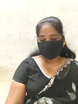 Snapshot of MaaliiiPonuTamil chatting on February 2026 06:36:01 PM MaaliiiPonuTamil online show from February 2026 06:36:01 PM